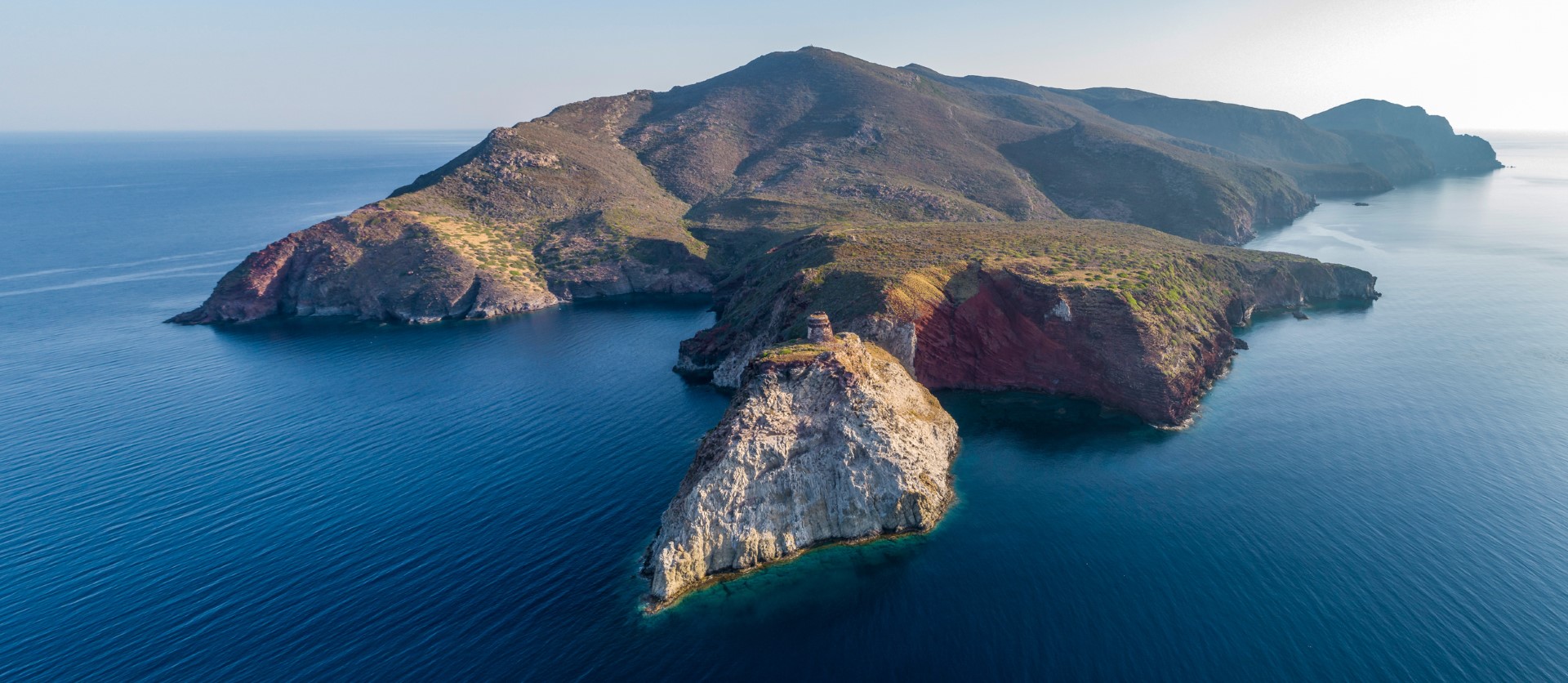 Capraia l'Isola Selvaggia da Livorno